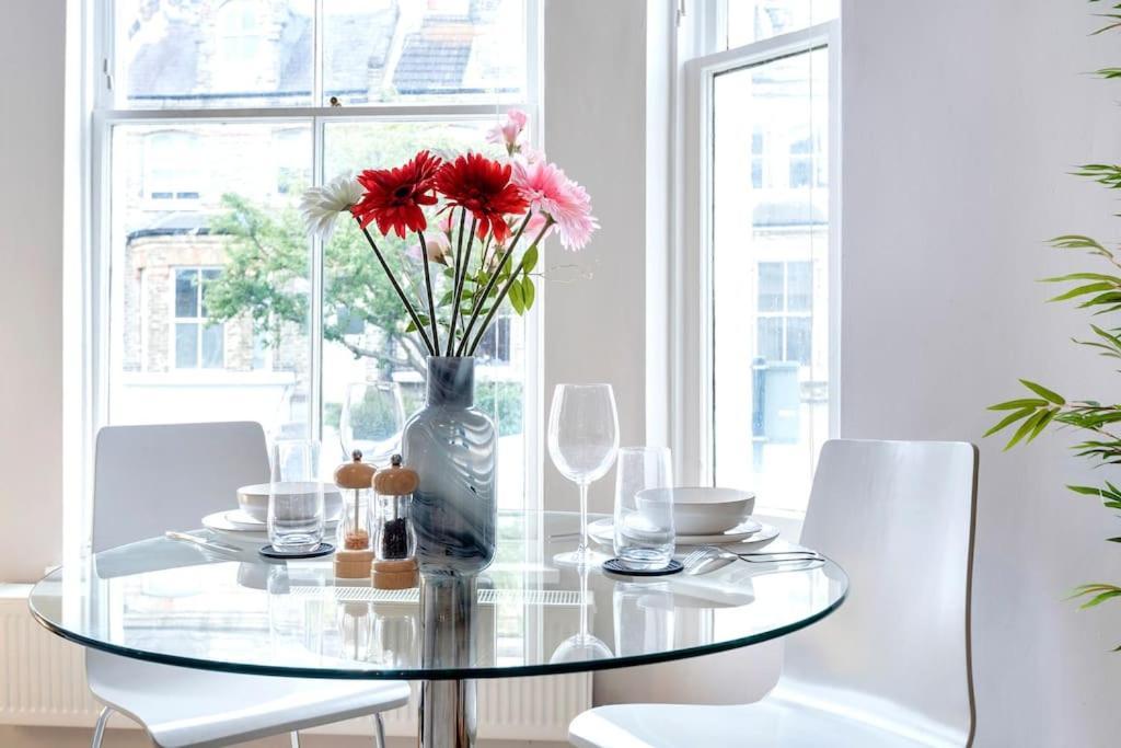 Contemporary Clapham Living Apartment Londra Exterior foto